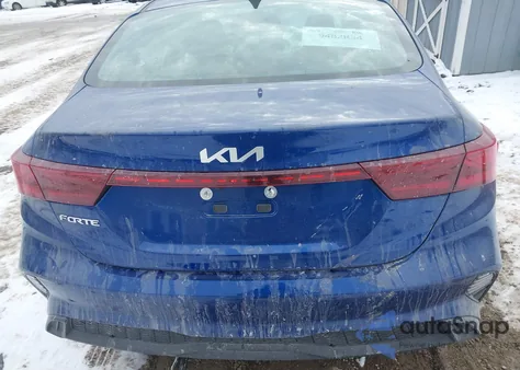 2023 Kia Forte Lxs z USA, uszkodzony, nr VIN 3KPF24AD6PE504311